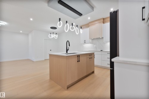 215 Falcon Crescent, Leduc, AB - Indoor Photo Showing Kitchen