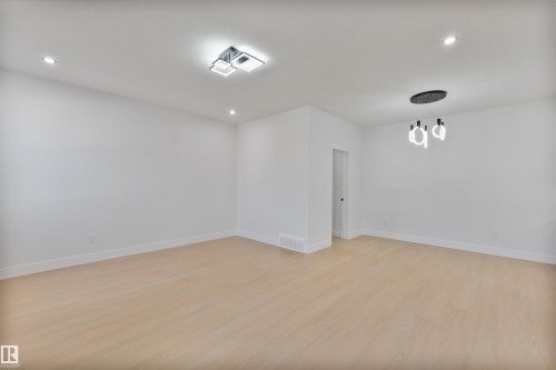 215 Falcon Crescent, Leduc, AB - Indoor Photo Showing Other Room