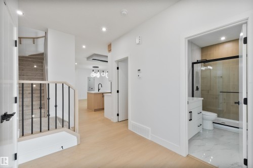 215 Falcon Crescent, Leduc, AB - Indoor Photo Showing Other Room