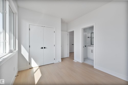 215 Falcon Crescent, Leduc, AB - Indoor Photo Showing Other Room