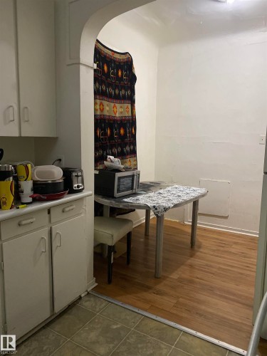 11320 89 Street, Edmonton, AB - Indoor