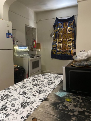 11320 89 Street, Edmonton, AB - Indoor Photo Showing Kitchen