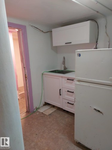 11320 89 Street, Edmonton, AB - Indoor