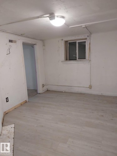 11320 89 Street, Edmonton, AB - Indoor