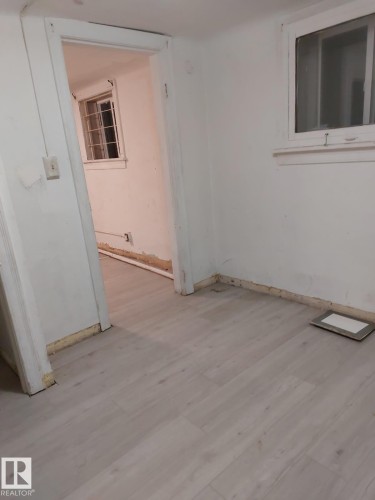 11320 89 Street, Edmonton, AB - Indoor