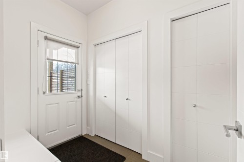 Edmonton, AB - Indoor Photo Showing Other Room