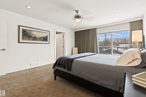 Edmonton, AB - Indoor Photo Showing Bedroom