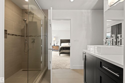 Edmonton, AB - Indoor Photo Showing Bathroom