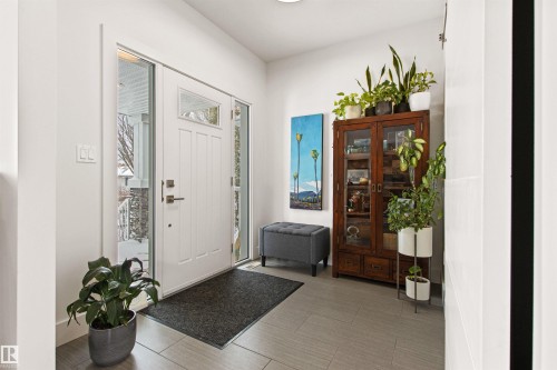 Edmonton, AB - Indoor Photo Showing Other Room