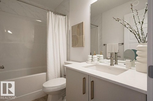 8524 183 Avenue, Edmonton, AB - Indoor Photo Showing Bathroom