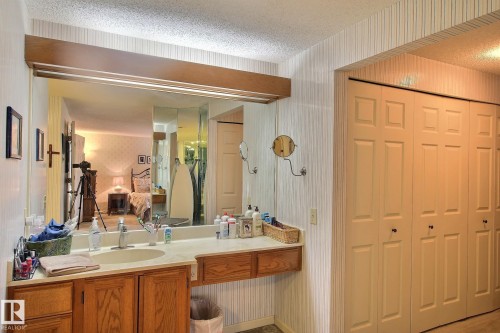 1035 109 Street, Edmonton, AB - Indoor Photo Showing Bathroom
