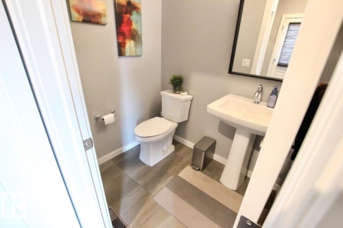 2652 Maple Way, Edmonton, AB - Indoor Photo Showing Bathroom