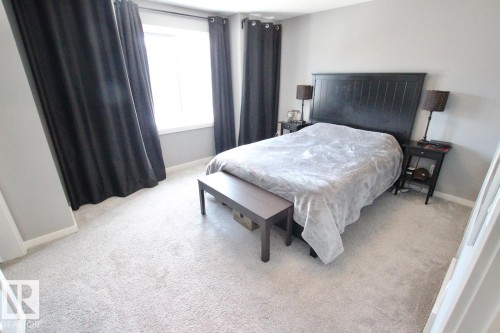 2652 Maple Way, Edmonton, AB - Indoor Photo Showing Bedroom