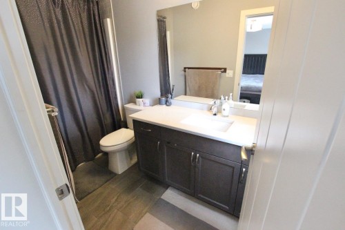 2652 Maple Way, Edmonton, AB - Indoor Photo Showing Bathroom