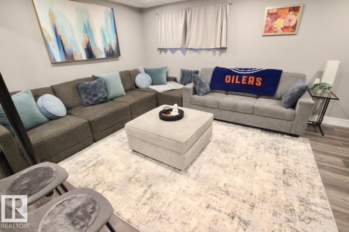 2652 Maple Way, Edmonton, AB - Indoor Photo Showing Living Room