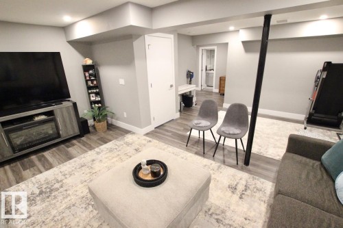 2652 Maple Way, Edmonton, AB - Indoor