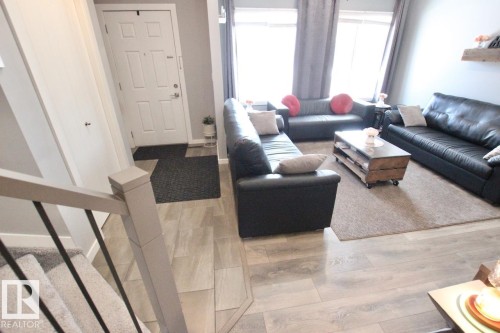 2652 Maple Way, Edmonton, AB - Indoor Photo Showing Living Room