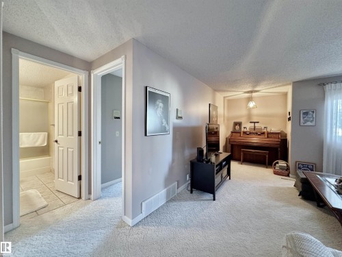 1057 109 Street, Edmonton, AB - Indoor