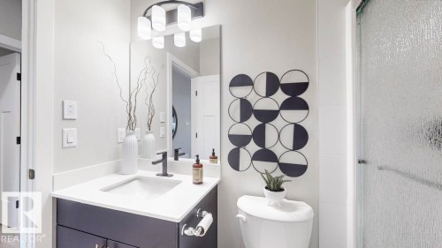 5009 Cawsey Link, Edmonton, AB - Indoor Photo Showing Bathroom