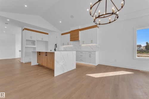 164 Caledon Crescent, Spruce Grove, AB - Indoor Photo Showing Kitchen