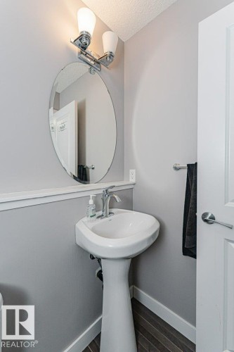 20 2004 Trumpeter Way, Edmonton, AB - Indoor Photo Showing Bathroom