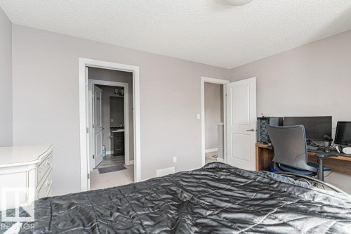 20 2004 Trumpeter Way, Edmonton, AB - Indoor Photo Showing Bedroom