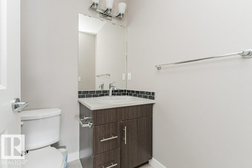 20 2004 Trumpeter Way, Edmonton, AB - Indoor Photo Showing Bathroom