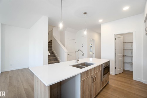5035 Cawsey Link, Edmonton, AB - Indoor Photo Showing Kitchen With Double Sink With Upgraded Kitchen