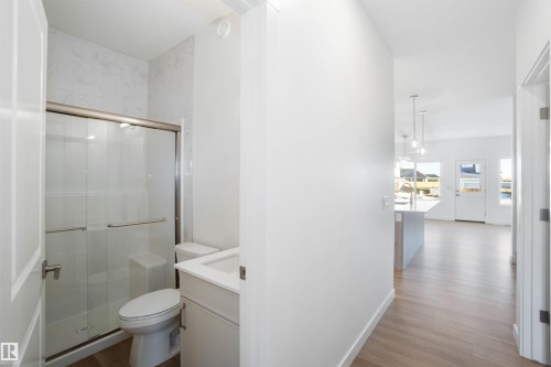 5035 Cawsey Link, Edmonton, AB - Indoor Photo Showing Bathroom