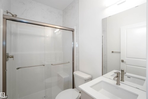 5035 Cawsey Link, Edmonton, AB - Indoor Photo Showing Bathroom