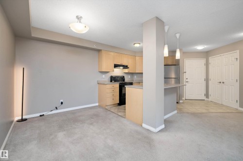 403 622 Mcallister Loop, Edmonton, AB - Indoor Photo Showing Kitchen
