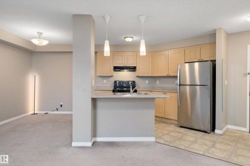403 622 Mcallister Loop, Edmonton, AB - Indoor Photo Showing Kitchen