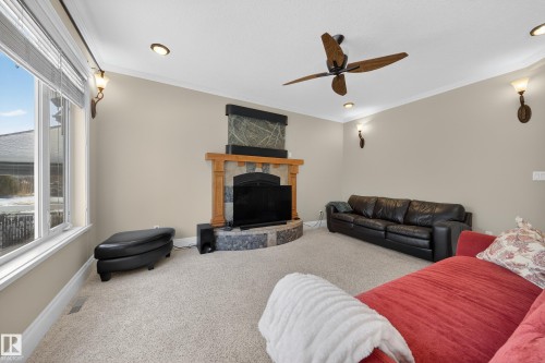 27 Kingdom Place, Leduc, AB - Indoor Photo Showing Living Room