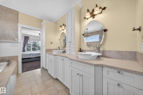 27 Kingdom Place, Leduc, AB - Indoor Photo Showing Bathroom