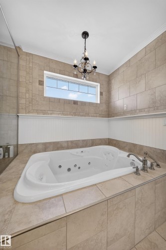 27 Kingdom Place, Leduc, AB - Indoor Photo Showing Bathroom