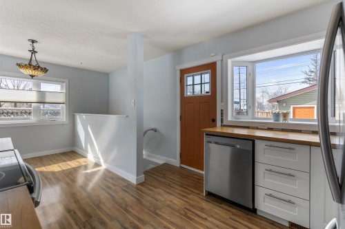 11924 141 Street, Edmonton, AB - Indoor Photo Showing Kitchen