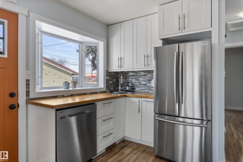 11924 141 Street, Edmonton, AB - Indoor Photo Showing Kitchen