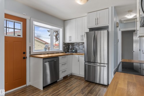 11924 141 Street, Edmonton, AB - Indoor Photo Showing Kitchen