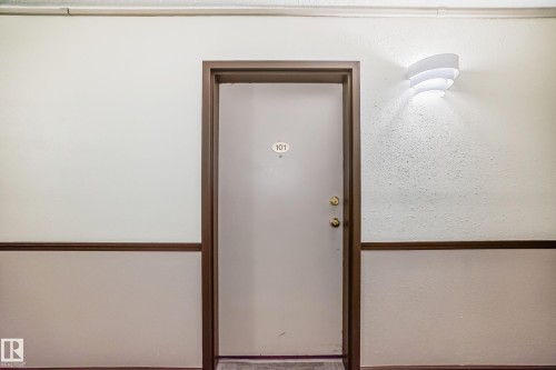 101 17467 98A Avenue, Edmonton, AB - Indoor Photo Showing Other Room