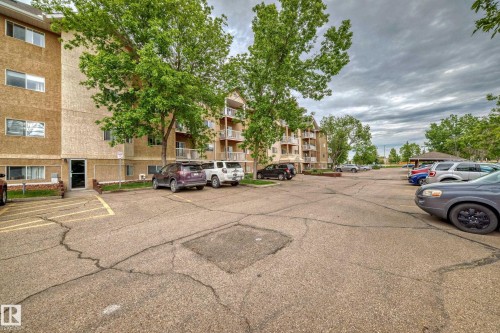 101 17467 98A Avenue, Edmonton, AB - Outdoor