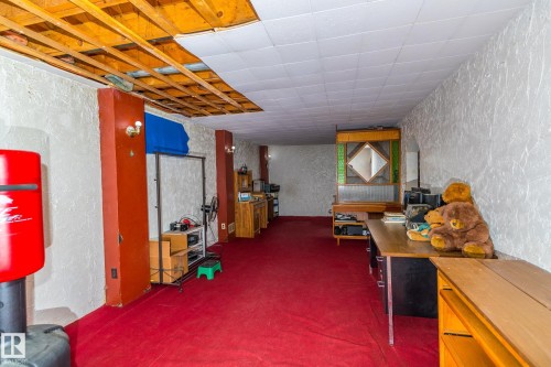 10512 55 Avenue, Edmonton, AB - Indoor