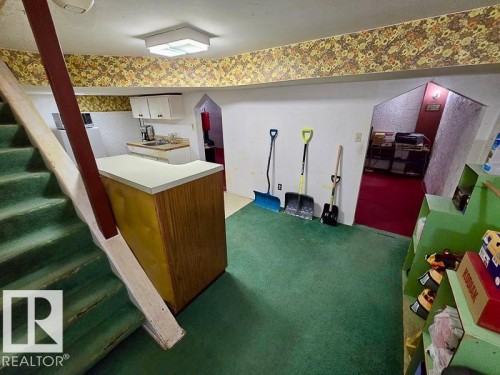 10512 55 Avenue, Edmonton, AB - Indoor