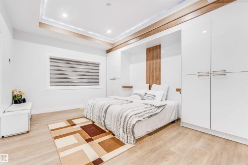 2123 18 Avenue, Edmonton, AB - Indoor Photo Showing Bedroom