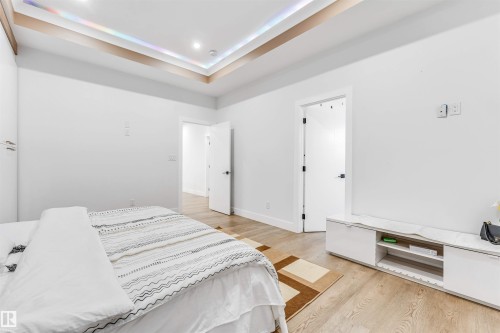 2123 18 Avenue, Edmonton, AB - Indoor Photo Showing Bedroom