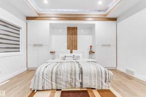 2123 18 Avenue, Edmonton, AB - Indoor Photo Showing Bedroom