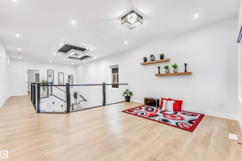2123 18 Avenue, Edmonton, AB - Indoor
