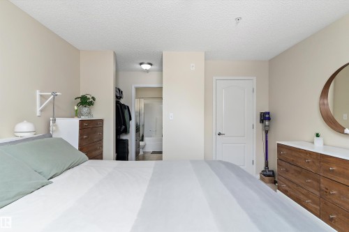 3118 9351 Simpson Drive, Edmonton, AB - Indoor Photo Showing Bedroom