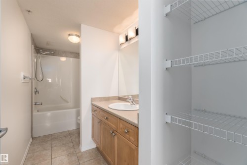 306 6921 199 Street, Edmonton, AB - Indoor Photo Showing Bathroom