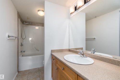 306 6921 199 Street, Edmonton, AB - Indoor Photo Showing Bathroom
