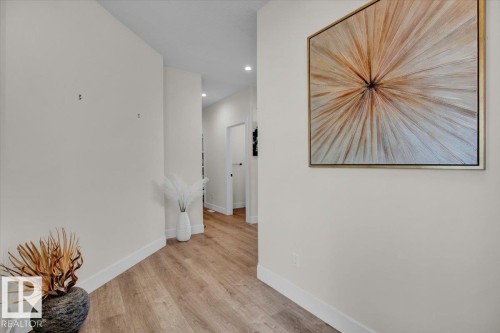 9327 181 Avenue, Edmonton, AB - Indoor Photo Showing Other Room